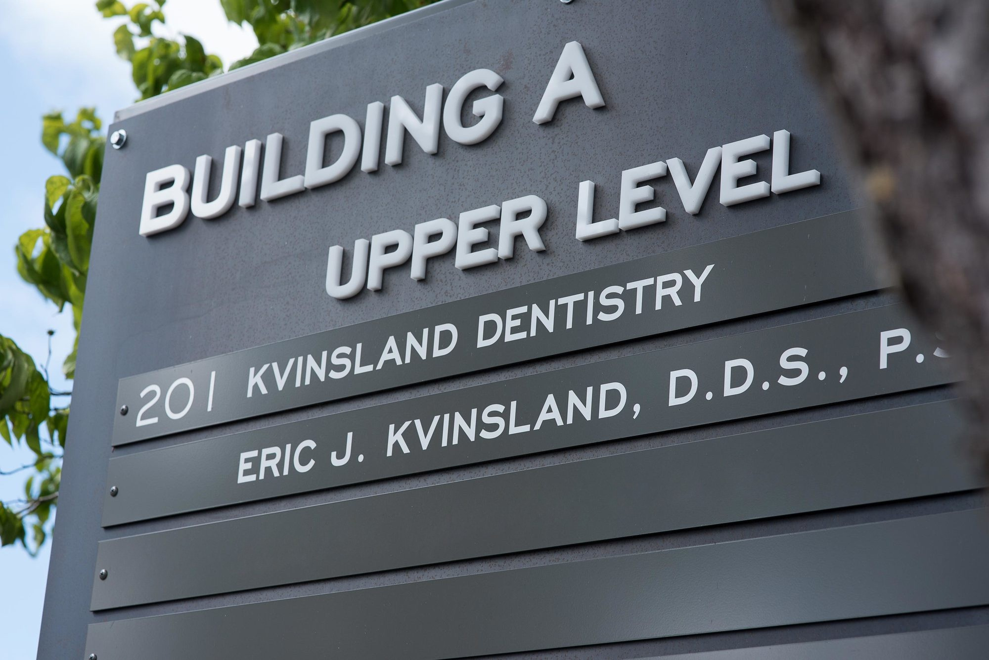 Kvinsland Sign Kvinsland Front Sign